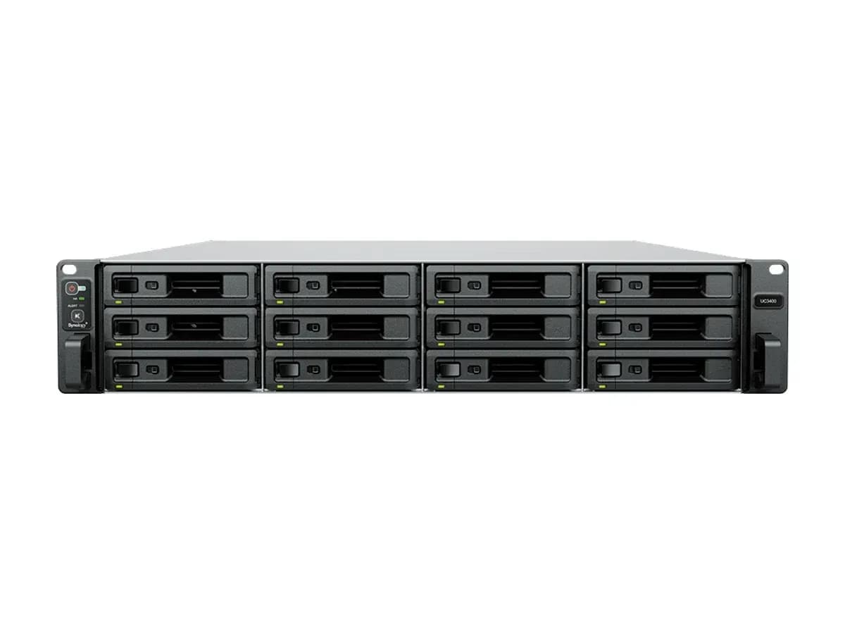 Передня панель і відсіки для дисків SAN-сховища Synology UC3400 з двома контролерами